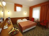 Hotel Korona in un ambiente romantico a Eger con servizi benessere