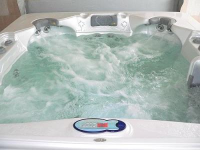 Camera con jacuzzi a Mogyorod vicino a Budapest - Pensione Laguna Mogyorod - Pensione Laguna a Mogyorod - alloggio vicino al circuito Hungaroring F1