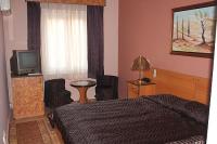 Villa Hotel Kristal Budapest - ブダ側にある当ホテルではBAH交差点に近く、フリ-のダブルル-ムがございます Villa Hotel Kristal Budapest - ブダ側にある当ホテルではBAH交差点に近く、フリ-のダブルル-ムがございます