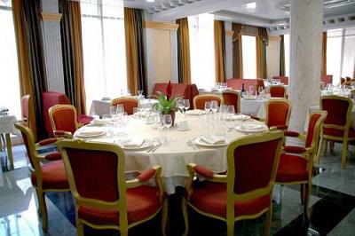 Restaurante elegante en Budapest - Restaurante en el hotel Business Actor de 4 estrellas en pleno centro de Budapest - Actor Business Hotel**** Budapest - Hotel nuevo en el centro de Budapest