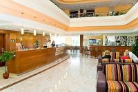 Hall och reception i Airport Hotell Budapest****