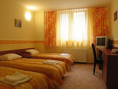 Family room of Atlantic Hotel in the VIII. district, in the vicinity of Keleti railway station and Rakoczi street - ✔️ Hotel Atlantic*** Budapest - cheap Atlantic Hotel Budapest in the city centre, in the VIII. district