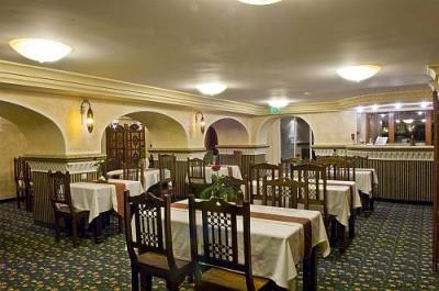 Restaurant van het Hotel Amira in Heviz, Hongarije - spa en wellnesshotel tegen actieprijzen - ✔️ Amira Hotel**** Hévíz - Wellness en Spa Hotel Heviz, Hongarije
