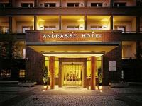 Andrassy Hotel in het 6. district van Boedapest, in de nabijheid van Heldenplein en Városliget