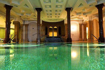 Andrassy Residence Wellness hotell i Tarcal - Simhallen - ✔️ Andrassy Kúria***** Tarcal - Spa Wellness Hotell i Tarcal, Ungern