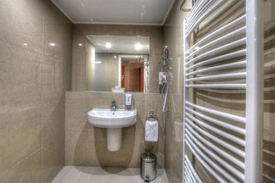 Hotel Anna Budapest - bel bagno nuovo in Anna Hotel - ✔️ Hotel Anna*** Budapest - Hotel 3 stelle a Buda