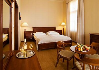4* Elegante tweepersoonskamer in het viersterren Anna Grand Hotel - ✔️ Anna Grand Hotel**** Balatonfüred - wine & vital wellness hotel aan het Balaton-meer