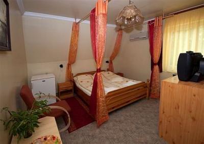 Cheap rooms in Sarvar close to the arboretum in Apartment Hotel Sarvar - ✔️ Apartment Hotel Sarvar - apartments with kitchen in Sarvar on favourable prices next to the arboretum in Sarvar