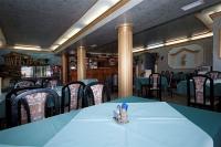 Hotellet i Sarvar - restaurangen erbjuder ungerska och mediterrana specieliteter