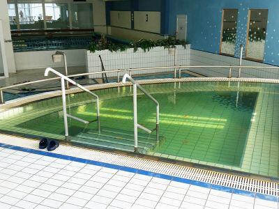 Aqua Hotel Kistelek - piscina termal en el baño termal de Kistelek - ✔️ Hotel Aqua Kistelek - paquetes con media pensión y entrada gratuita al baño termal