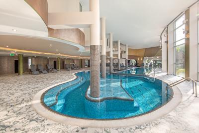 Wellness Azur Premium Hotel Spezialangebot in Siófok - ✔️ Azúr Prémium Hotel***** Siófok - neues Wellnesshotel mit Ausblick auf den Plattensee