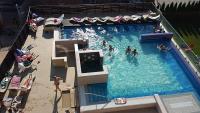 Hotel Balaton Siófok 3* - открытый бассейн в отеле Balaton в Шиофоке