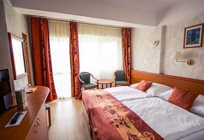 Hotel Panoráma*** - elegáns szobák panorámás kilátással a Balatonra - ✔️ Panoráma Hotel*** Balatongyörök - Akciós félpanziós balatoni wellness hotel