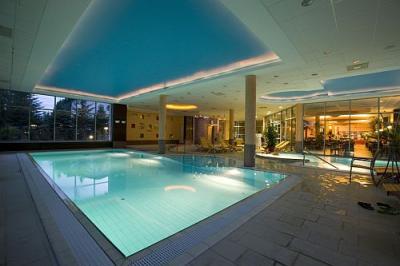 Piscina de wellness en el hotel de 4* Hotel Balneo Zsóry hotel - ✔️ Hotel Balneo**** Zsori Mezokovesd - Zsory hotel termal y  wellness Mezokovesd