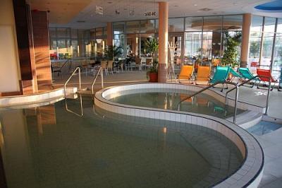 Piscine thermale au Balneo Hotel Zsory à Mezokovesd - ✔️ Balneo Hôtel****Zsori Mezokovesd - Zsory hotel thermal bien-être à Mezokovesd