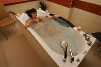 Hydromassage at the Balneo Thermal Hotel for a wellness weekend