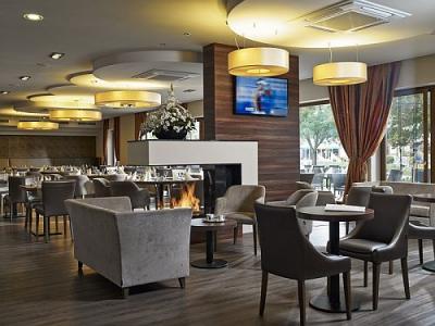  Restaurant hongrois de Barack Thermal Hôtel à  Tiszakecske - ✔️ Barack Thermal Hotel**** Tiszakecske - L'hôtel Barack Thermal et Spa á bas prix