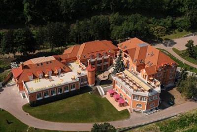 Hotell Bellevue Esztergom - billigt boende på hög nivå i Ungern - ✔️ Hotel Bellevue*** Esztergom - wellness hotell med halvpansion i Esztergom - boka nu, online!