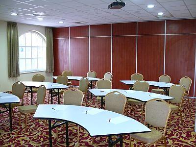 La sala de reuniones en Esztergom, en el hotel Bellevue bienestar - ✔️ Hotel Bellevue*** Esztergom - barato hotel bienestar en Esztergom de 4 estrellas