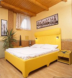 Cameră retro în hotelul Janus de la lacul Balaton, Siofok