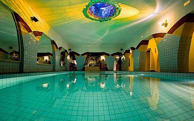Splendide piscine couverte - Janus Boutique - près du Lac Balaton - Hotel Janus Siofok - Boutique Hôtel & Spa á Siofok, Lac Balaton