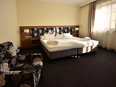 Bodrogi Kuria's elegant hotel room with discounted half-board packages - ✔️ Bodrogi Kúria**** Inárcs - discount wellness hotel near M5 highway in the vicinity of Budapest