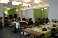Hotel Broadway Budapest 内にあるレストランBroadway Garden にて朝食及びアラカルテのお料理をお楽しみ頂けます