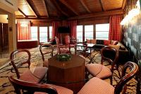 Una vista panorámica del lobby del hotel al bosque de Bukk - Hotel Cascade Demjen