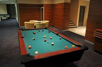 Spela billiard i Hotell CE Plaza med wellness och spa - Siofok - ✔️ Ce Plaza**** Siófok Balaton - på kusten av sjön Balaton i Ungern