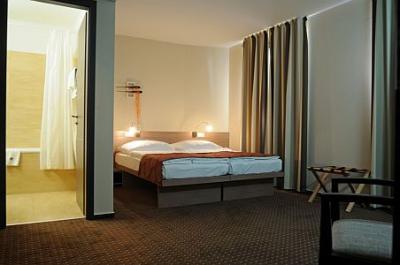 Pokój dla dwóch osób w CE Plaza Hotel nad Balatonem - ✔️ Ce Plaza**** Siófok Balaton - tani hotel CE Plaza Hotel nad jeziorem Balaton