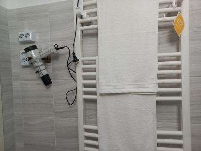 Légkondicionált apartman új fürdőszobával Budán - ✔️ Apartman Budapesten akciós áron - Olcsó apartman Budapesten a Kelenföldi pályaudvarnál