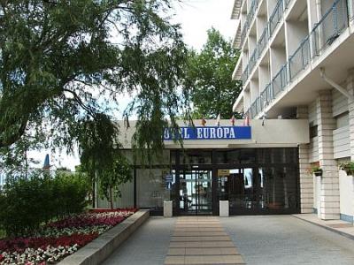 Hotel Europa Siofok - la entrada del hotel en Balaton - ✔️ Hotel Europa Siófok** - Hotel barato en Siofok, Balaton