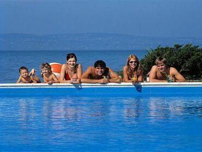 Plaja la lacul Balaton - Hotel Europa din Siofok - Ungaria - ✔️ Hotel Europa Siofok** - Hotel ieftin în Siofok, Balaton