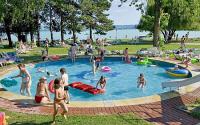 Bazin pentru copii în hotelul Club Tihany - cabane la lacul Balaton - hotel Club Tihany Ungaria