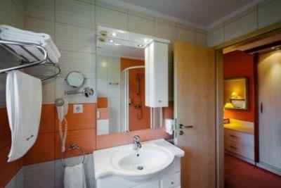 Superior double room with jacuzzi in Aqua-Spa Hotel Cserkeszolo - ✔️ Aqua Spa Hotel**** Cserkeszőlő - Spa Wellness Hotel in Cserkeszolo at affordable price