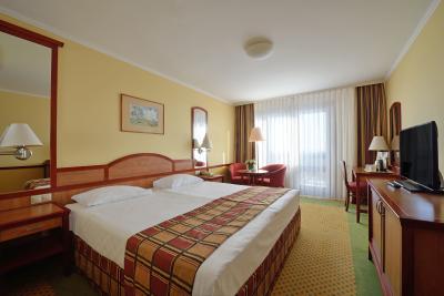 Sypialnia dwuosobowa w Hotelu Wellness Buk w Bukfurdo - ✔️ Danubius Hotel**** Bük - hotel Bukfurdo