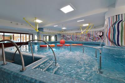 Piscină acoperită în hotelul wellness din Buk - Danubius Health Spa Resort Buk de 4 stele - ✔️ Danubius Hotel**** Bük - hotel în Bukfurdo