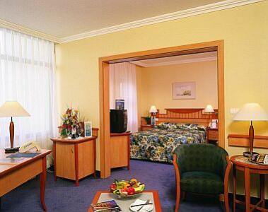 4 csillagos szálloda Budapesten - Termál Hotel Helia - szoba  - ✔️ Hotel Helia**** Budapest - Akciós budapesti Termál Hotel dunai panorámával