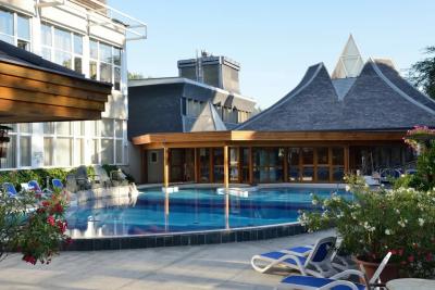 Danubius Health Spa Resort Heviz, Thermalhotel am Thermalsee von Heviz mit eigenem Kurzentrum - ✔️ ENSANA Thermal Hotel**** Hévíz - Sonderangebote in Thermenhotel Heviz,Spa in Heviz 