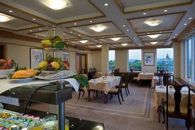 Prima colazione buffet al Danubius Thermal Hotel Margitsziget- hotel termale 4 stelle a Budapest - ✔️ ENSANA Health Spa Resort Margitsziget**** Budapest - Hotel Termale Isola Margherita