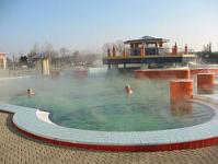Hotel Termal Sarvar - El Balneario de Sarvar - piscinas ternales al aire libre