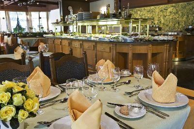 Элегантный ресторан в отеле Sarvar Danubius Health Spa Resort  - ✔️ ENSANA Thermal Hotel**** Sarvar - Danubius Лечебный и термальный отель Шарвар