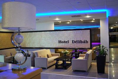 Hotel Délibáb Hajdúszoboszló - ハイドゥ－ソボスロ－のホテル　デ－リバ－ブは4つ星のウェルネスホテルです　 - ✔️ Hotel Délibáb**** Hajdúszoboszló - アクアパレス水城公園に直結したハイドゥ－ソボスロ－