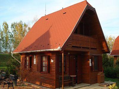 Romantiche case di legno nel Parco di riposo di Poroszlo - ✔️ Fűzfa Pihenőpark*** Poroszló - hotel benessere vicino alla riva del Lago Tisza a Poroszlo