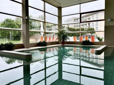 Zwembad in Szentgotthard - Gotthard Wellness en Conferentiehotel - ✔️ Gotthard Therme Hotel**** Szentgotthárd - vlakbij de Oostenrijks-Hongaarse grens