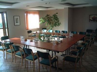 Meeting room near the airport - Airport Hotel Stacio 4-star hotel in Vecses, Hungary - ✔️ Airport Hotel Stáció**** Vecsés - discount hotel close to Budapest Airport