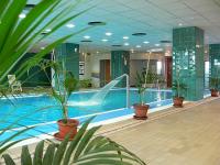 Danubius Hotel Arena - hotel rinnovato con centro wellness alla fermata metropolitana Stadionok 