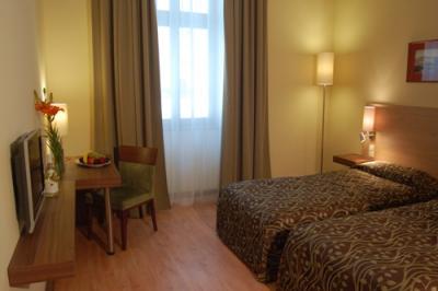 Elegant dubbelrum i Hotell Bristol - tvåbäddsrum på det nya 4 tsjärnig hotell i Budapest innerstad - ✔️ Hotell Bristol Budapest -  4 stjärnigt hotell nära Östra Järnvägsstationen i Budapest