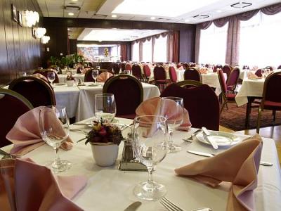 Elegantes Restaurant im 4-Sterne Hotel Budapest, Wochenende in Budapest  - ✔️ Hotel Budapest**** Budapest - Hotel im Zentrum von Budapest