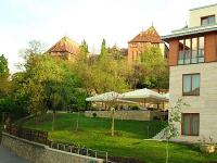 Goedkope en kwalitatief goede accommodatie in Boeda - Hotel Castle Garden in de directe buurt van de Burcht van Boeda